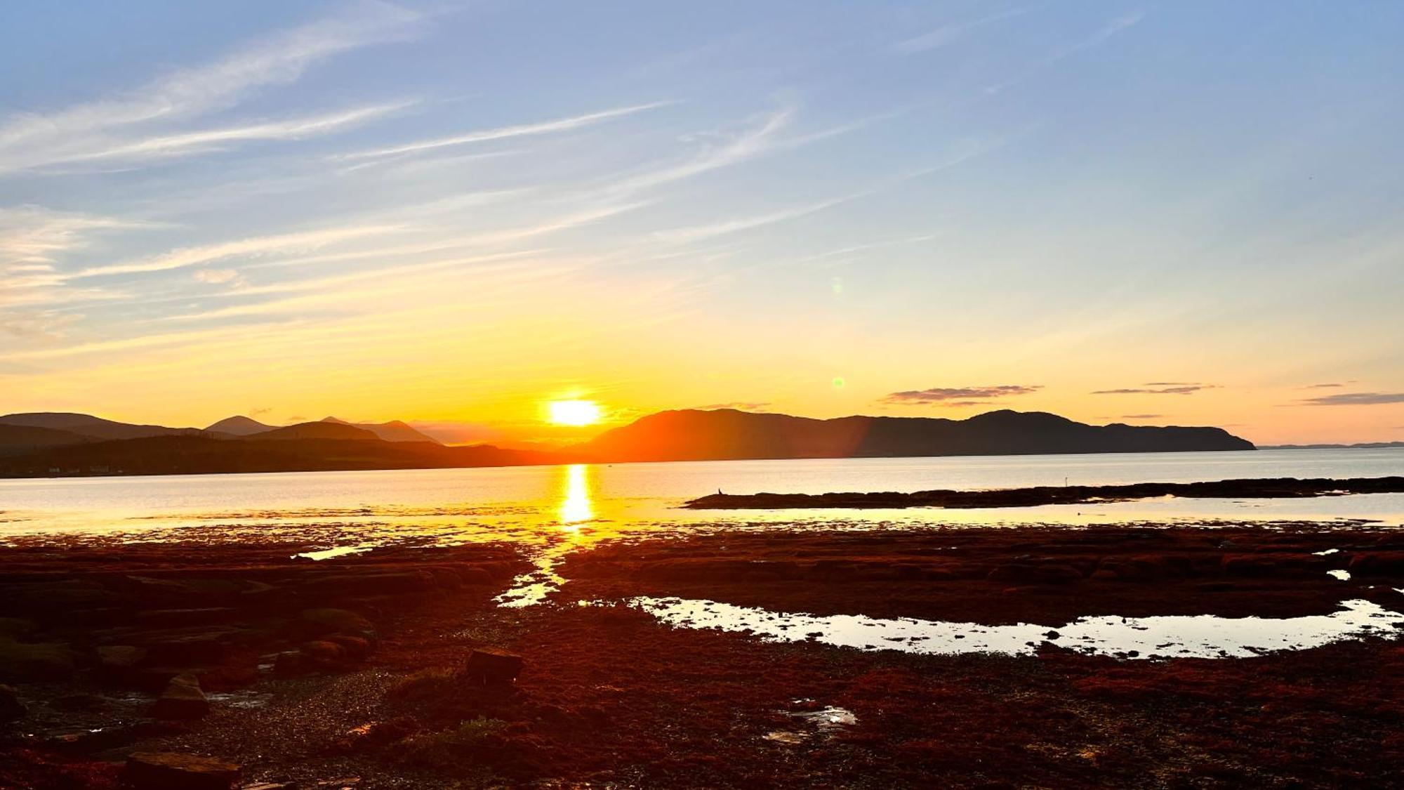 Carnmhor, Isle Of Skye - Stunning 242 Year Old Cottage On Its Own Sea Shore! Breakish Exterior photo