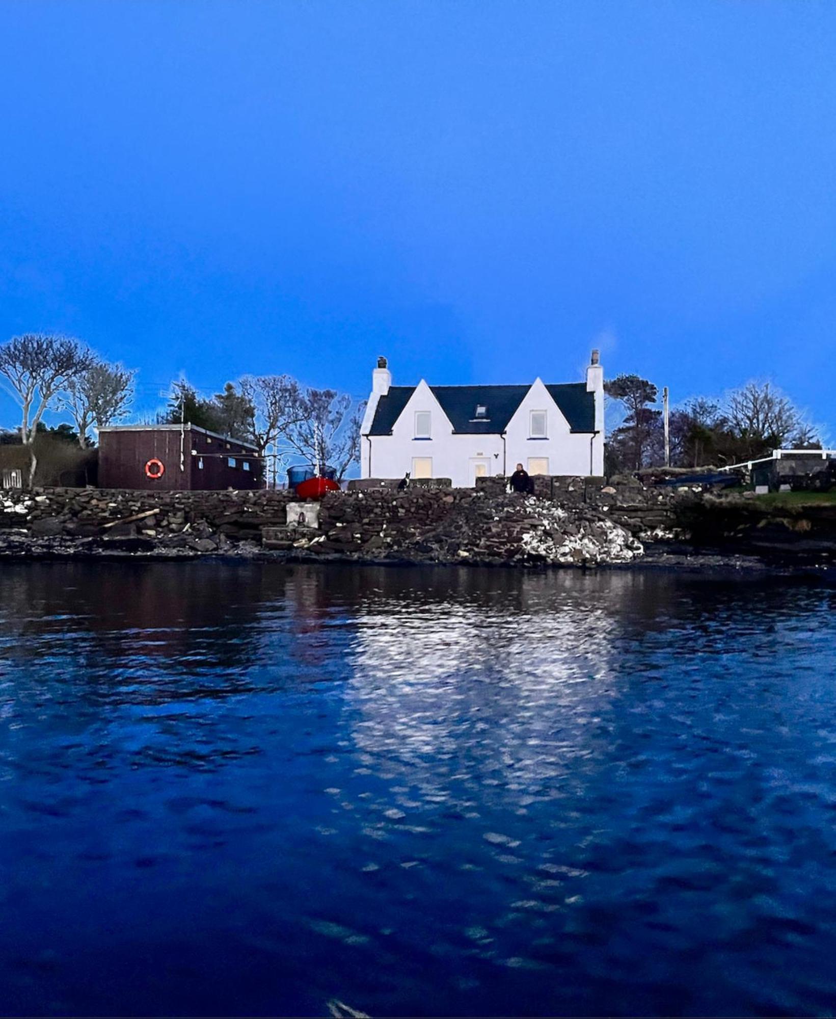 Carnmhor, Isle Of Skye - Stunning 242 Year Old Cottage On Its Own Sea Shore! Breakish Exterior photo
