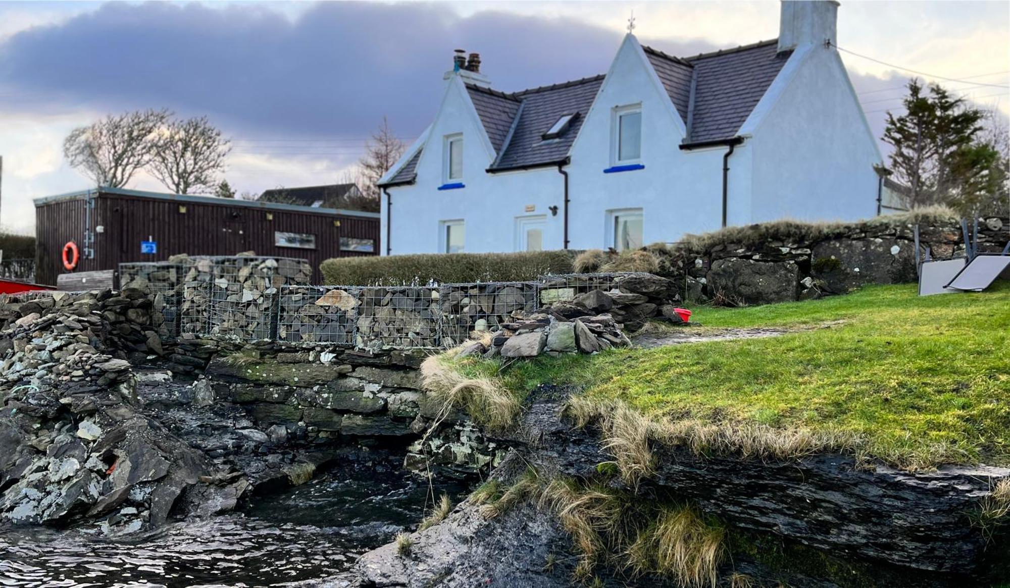 Carnmhor, Isle Of Skye - Stunning 242 Year Old Cottage On Its Own Sea Shore! Breakish Exterior photo