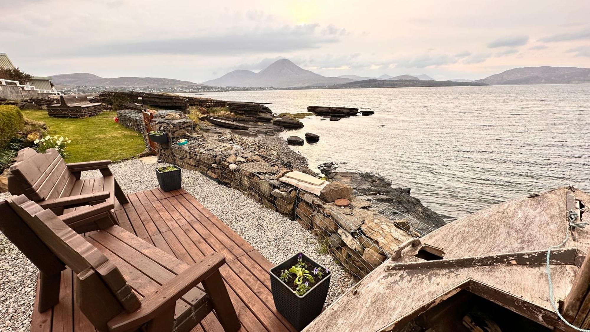 Carnmhor, Isle Of Skye - Stunning 242 Year Old Cottage On Its Own Sea Shore! Breakish Exterior photo