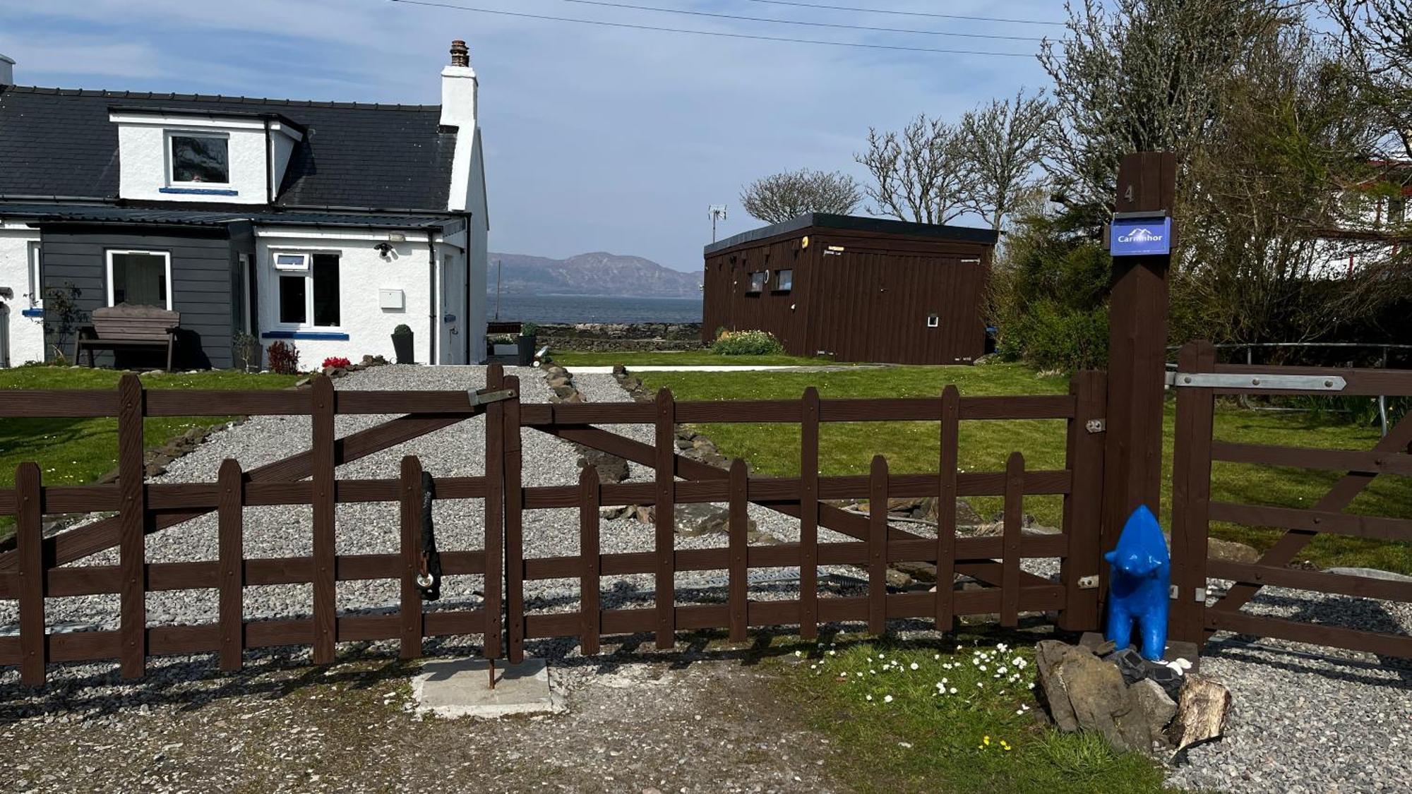 Carnmhor, Isle Of Skye - Stunning 242 Year Old Cottage On Its Own Sea Shore! Breakish Exterior photo